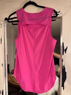 Lululemon Women’s Sleeveless Active Tank Top - Hot Pink